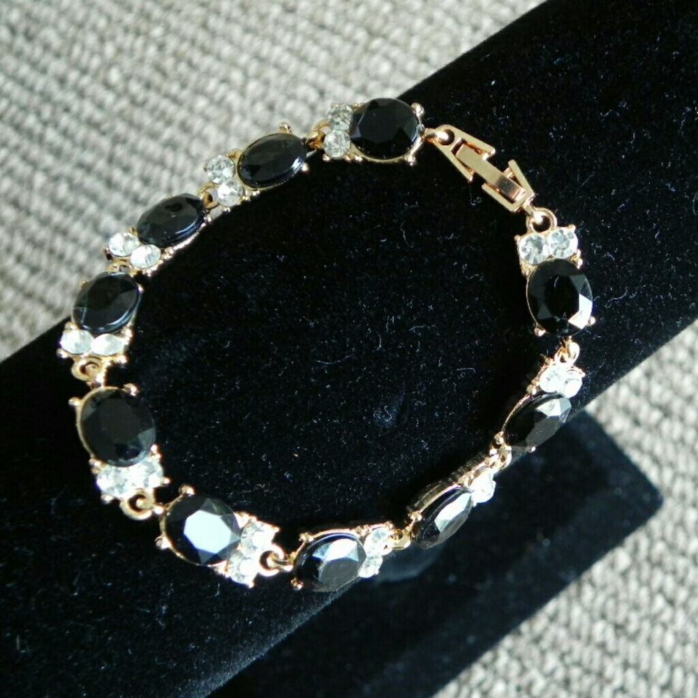 Black and Clear Crystal Stone Bracelet